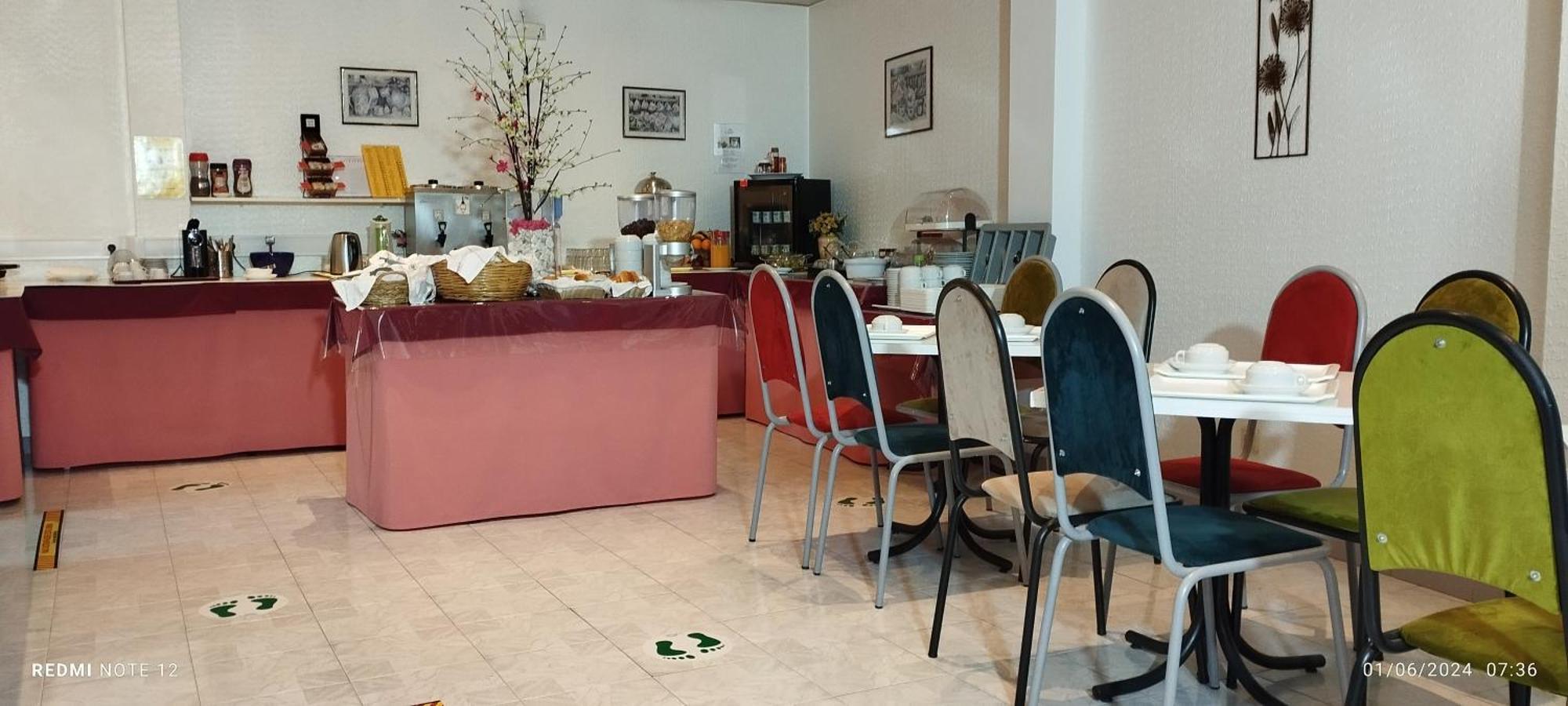 阿尔纳瑟酒店 法鲁区 外观 照片